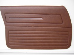 HOLDEN HX KINGSWOOD FRONT DOOR TRIM SET TAN 67V (METAL TOP EXCHANGE)
